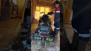 Запуск снегохода Буран в мороз