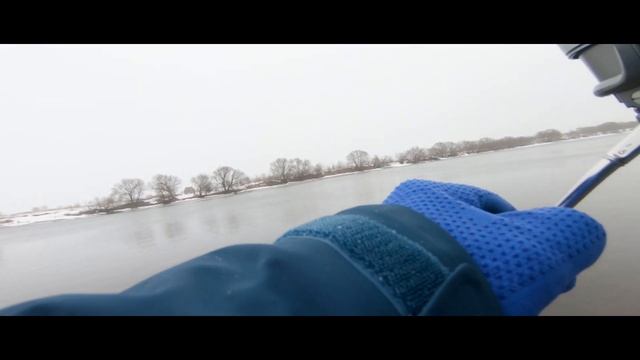 Рыбалка на Москва-Реке. Как снимать шнуры с коряг? смотреть онлайн