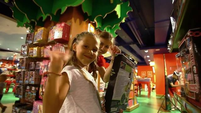 Открытие Hamleys в Санкт Петербурге смотреть онлайн