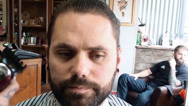 Master Barber Gives Beard Advice and Haircut смотреть онлайн