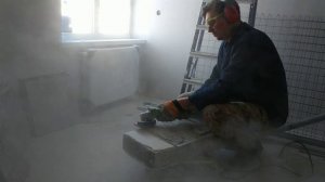 Демонтаж клея с плитки