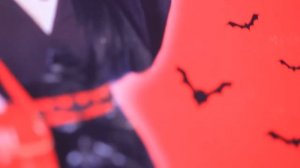 Бедный vs богатый vs гига богатый вампиры! Мы построили секретную комнату для тройняшек!