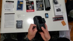 Unbox New Canon EOS 5D Mark IV failed to start with battery grip