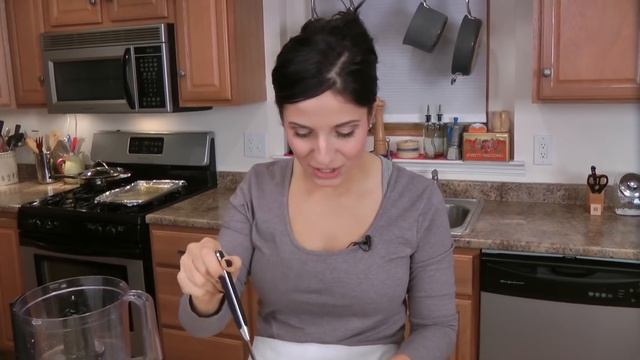 How to Make Pumpkin Puree - Laura Vitale - Laura in the Kitchen Episode 233 смотреть онлайн