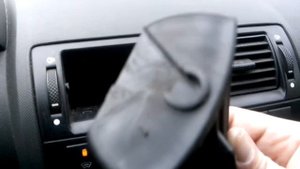 Дефлектор воздуховода Форд Мондео 3,снятие и установка за 30 секунд.