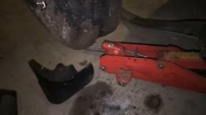Меняем задние "валенки" на пластик и устанавливаем полиуретановые брызговики (ФФ2)