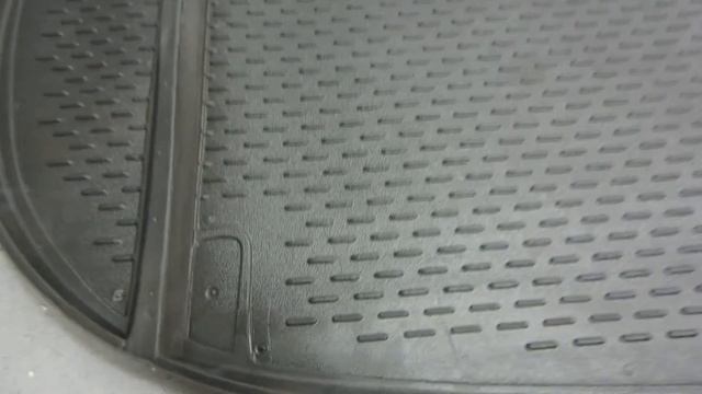 Коврик в багажник Hyundai Santa Fe II смотреть онлайн