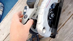 Распаковка — Дисковая пила Энергомаш ЦП-185