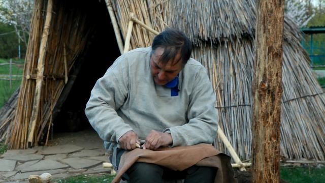 Древние технологии: изготовление кремневых наконечников для стрелы/скребка – Игорь Горащук | Научпо