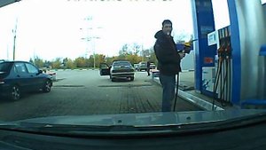 Оторвал шланг на заправке