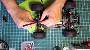 Крепим антенну приемника на радиоуправляемой машинке