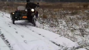 Покатушки по первому снегу на мотоцикле Урал