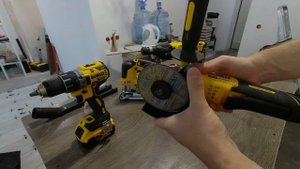 Аккумуляторный комплект инструментов DeWalt