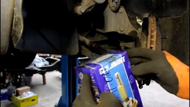 Замена переднего ШРУС на Мицубиси РВР N28W Mitsubishi RVR 1993 года смотреть онлайн