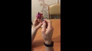 Как снять пластмассовый чехол с Airpods