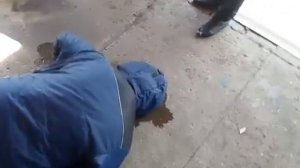 Саша Великан.Пьяный обоссался!