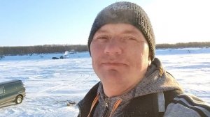 Зимняя рыбалка.  Ночевка на реке Амур в - 35 (Специальный гость канала).