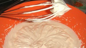 Вишневый бисквитный торт