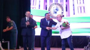 Mirzabek Xolmedov vazirlik rahbariyati tomonidan taqdirlandi.