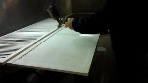 Глубокое окрашивание жалюзийных дверей