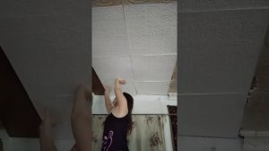 Закрываем дыру в потолке.