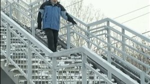 Пешеходный мост через ЖД-пути в Камарчаге открыли спустя 40 лет ожидания