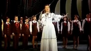 Людмила Сенчина поет