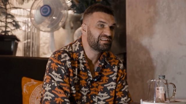 Костя ПЕКИНЕЦ о долгах в 150 000$ / Открыл чайный БИЗНЕС НА БАЛИ смотреть онлайн