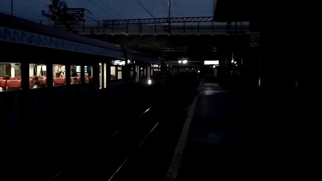 Встеча 2 электропоезда ЭГ2Тв "Иволга 2.0"и ЭШ2-005 Аэроэкспресс в Шереметьево D1 МЦД Москва смотреть онлайн