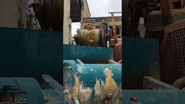 Добыча щебня на щебеночном карьере Волгоградская область