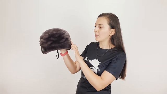 Шапка, Шиона Даркбрун