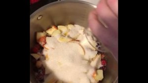 Компот из клюквы и яблок