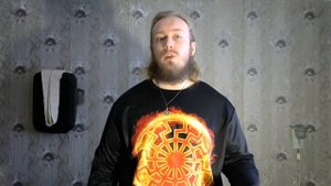 Кто носит лярву на плече?