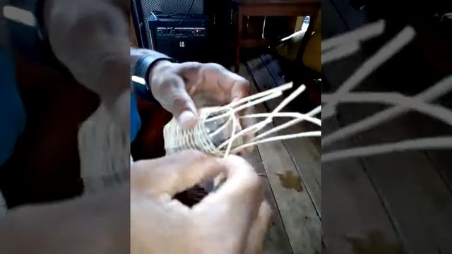 Caxixi com a base de lata смотреть онлайн