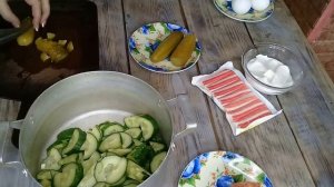 Крабовый салат без риса и кукурузы. Очень вкусный рецепт с огурцами и копченой колбасой