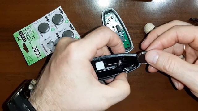 Как заменить батарейку в ключе от Ford Escape, Kuga, Edge, Mondeo, Ranger, Fusion и др. смотреть онлайн