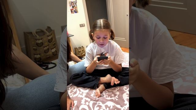 Смешные видео I Дочка скрывает дневник! Нервы мамы целее будут