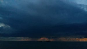 Гроза на море