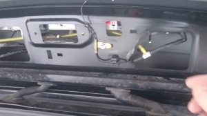 Что может греметь в крышке багажника автомобиля
