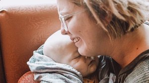 До слез: мама прощается с сыном, умирающим от лейкемии! Это рвет душу