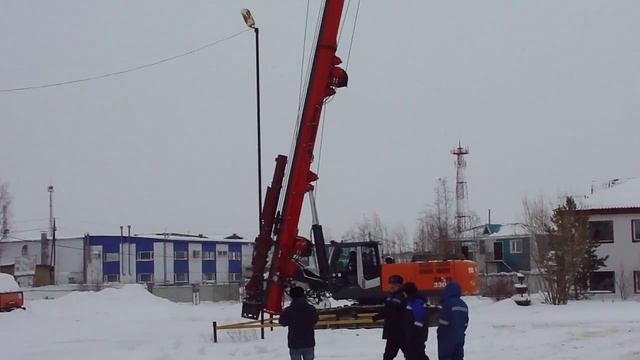 _Копровик__ передвижение копра с мачтой МКЭ 12С.mp4