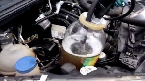 Пежо 408 1.6 HDI дизель, сливаю топливо с помощью самодельного вакуумного насоса из пылесоса