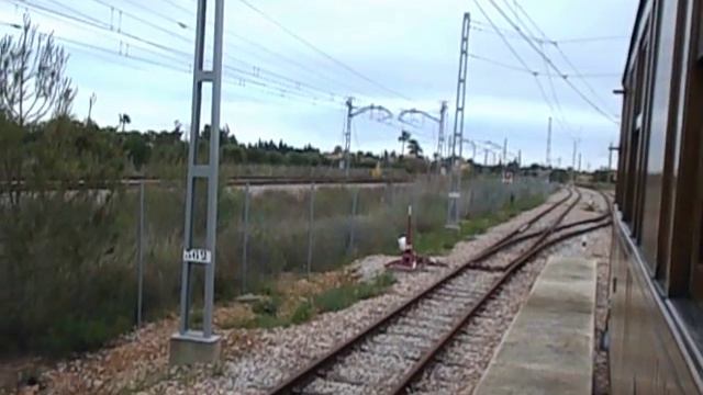 Paralleleinfahrt Son Sardina des Tren Soller und der Metro 1 von Palma смотреть онлайн