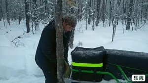 Подъёмник снегохода и лебёдка- стяжка груза