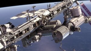 МКС - Бесплатный видео футаж. Международная Космическая Станцая в космосе на земной орбите 4K 02