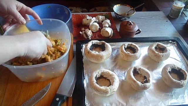 Шампиньоны с мясной начинкой, под сыром! | Рецепт в описании ♡ смотреть онлайн
