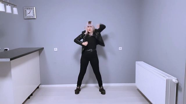 [FLASH ROYAL] EVERGLOW (에버글로우) - DUN DUN dance cover | 4K смотреть онлайн