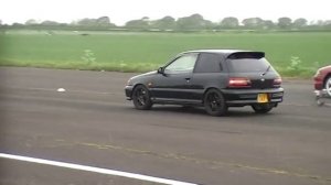 starlet gt ep82  vs skyline in wet