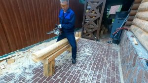 Лавочка из бревна "Присядь, перекури"