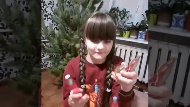 нашли старые елочные игрушки смотреть онлайн